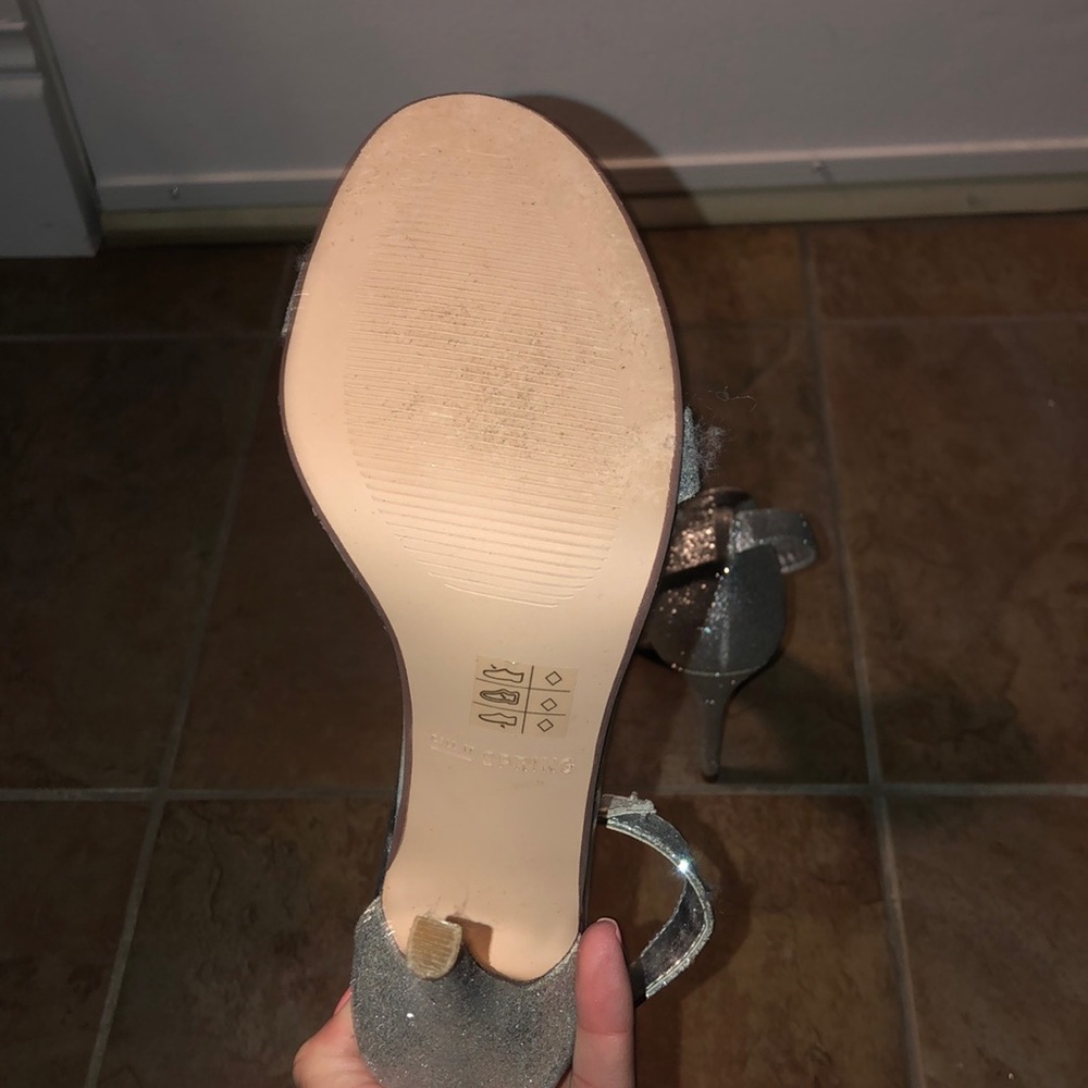 Call it Spring silver heels! - Picture 6 of 6